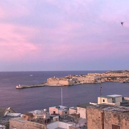 Sea View Large Valletta Appartment Экстерьер фото