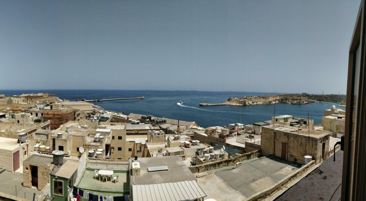 Sea View Large Valletta Appartment Экстерьер фото