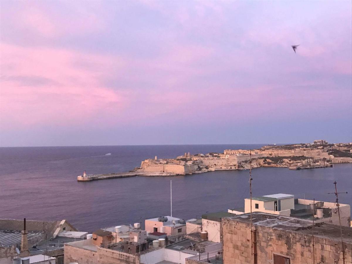 Sea View Large Valletta Appartment Экстерьер фото
